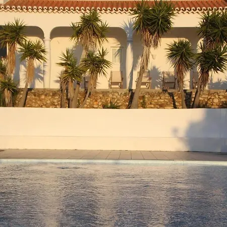 Utopia Hotel *
